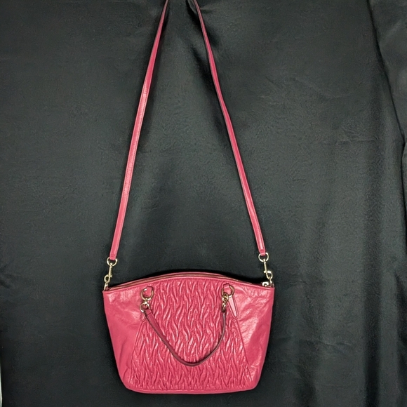Coach Vintage  Fuchsia Pleated Leather Shoulder/Crossbody - Picture 6 of 15